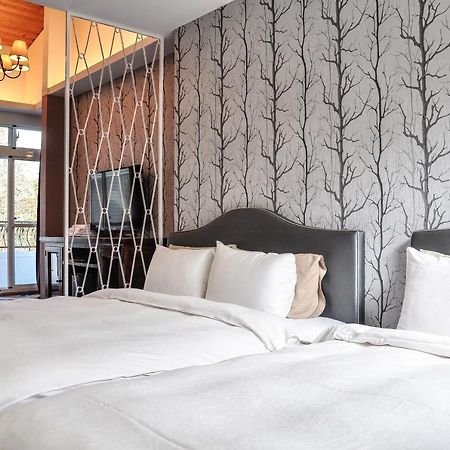 Look Bed And Breakfast Yuchi Exteriör bild